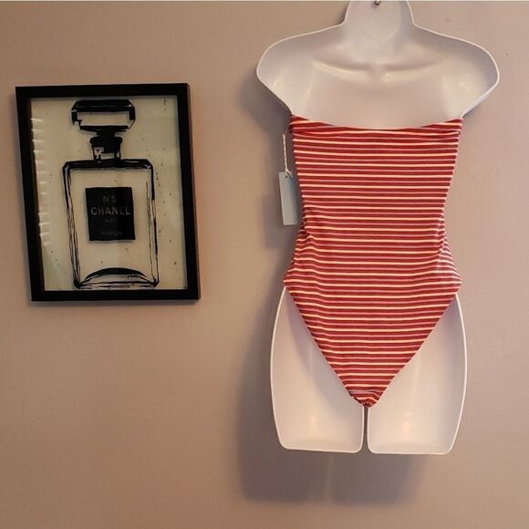 ๐๐โNWTโMediumโRedย StraplessโBodysuitโโ๐๐ - Picture 3 of 5